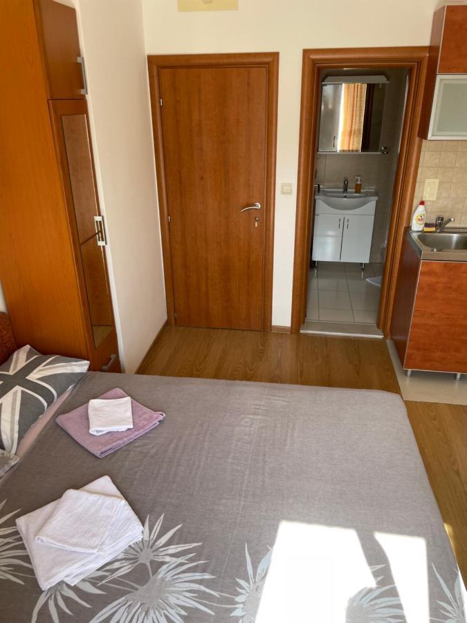 Apartments Manojlovic บุดวา ภายนอก รูปภาพ