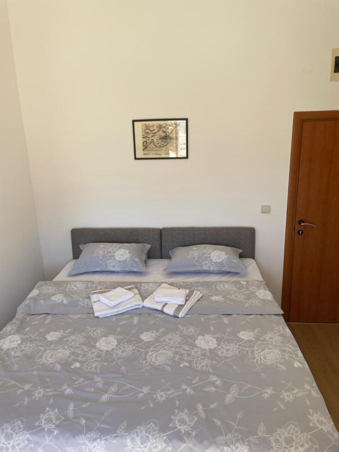 Apartments Manojlovic บุดวา ภายนอก รูปภาพ