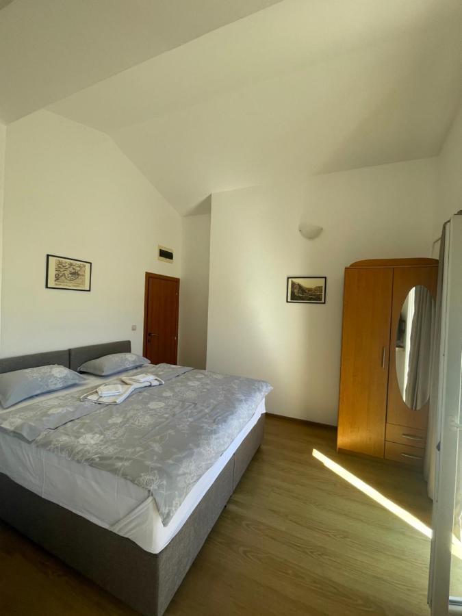 Apartments Manojlovic บุดวา ภายนอก รูปภาพ