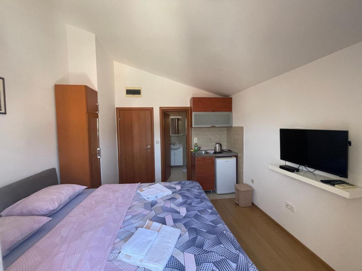 Apartments Manojlovic บุดวา ภายนอก รูปภาพ
