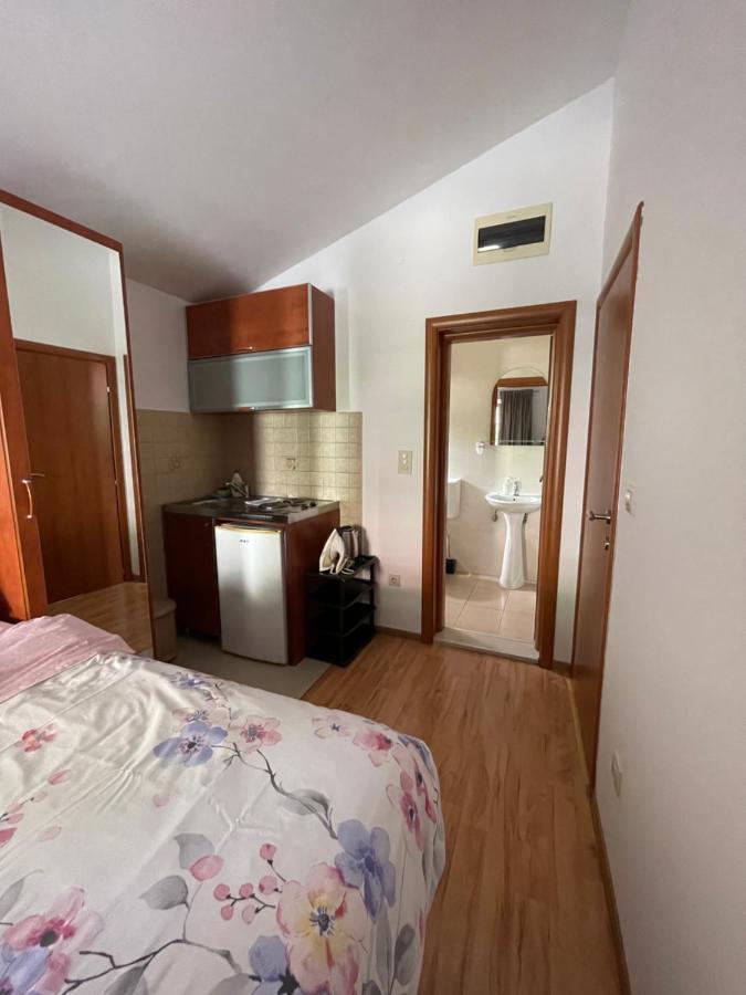Apartments Manojlovic บุดวา ภายนอก รูปภาพ