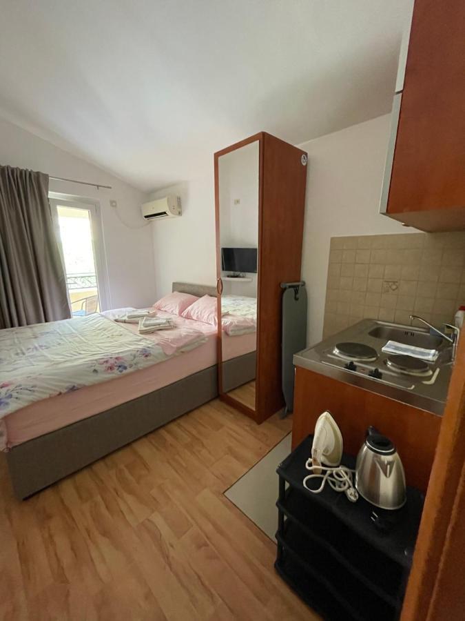 Apartments Manojlovic บุดวา ภายนอก รูปภาพ