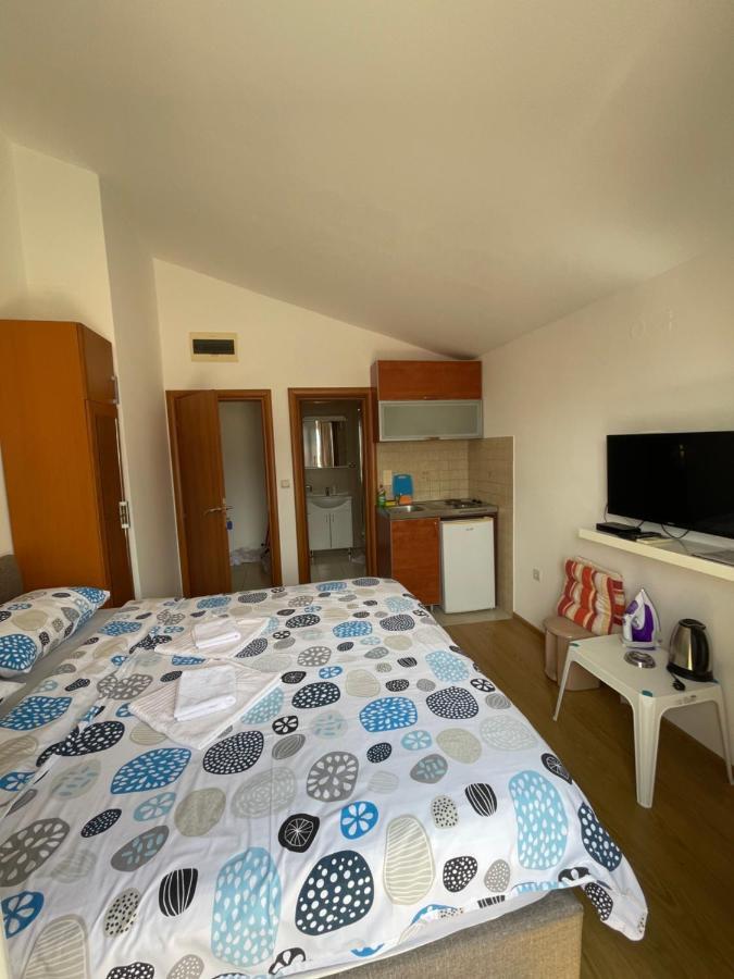 Apartments Manojlovic บุดวา ภายนอก รูปภาพ