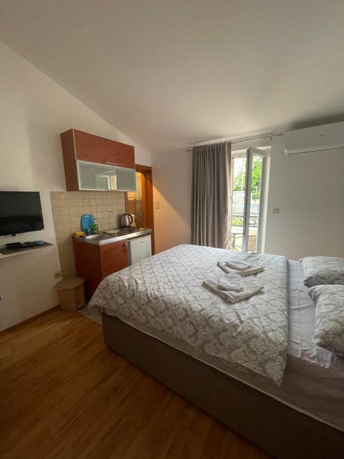 Apartments Manojlovic บุดวา ภายนอก รูปภาพ