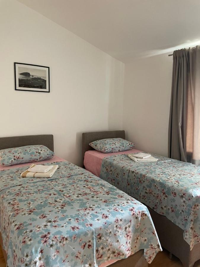 Apartments Manojlovic บุดวา ภายนอก รูปภาพ