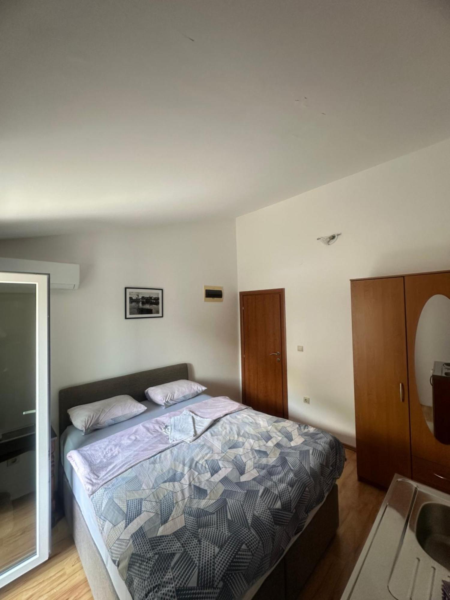 Apartments Manojlovic บุดวา ภายนอก รูปภาพ