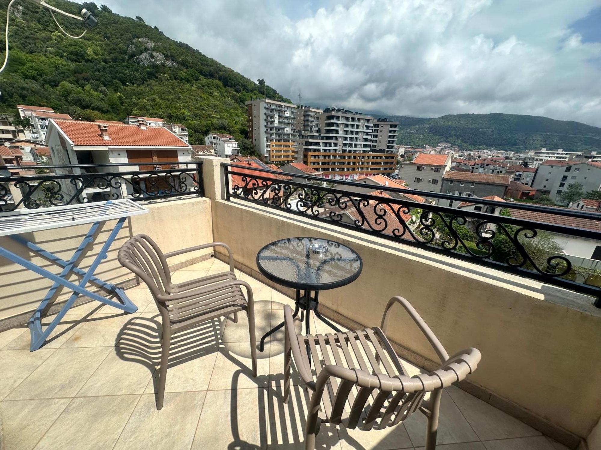 Apartments Manojlovic บุดวา ภายนอก รูปภาพ