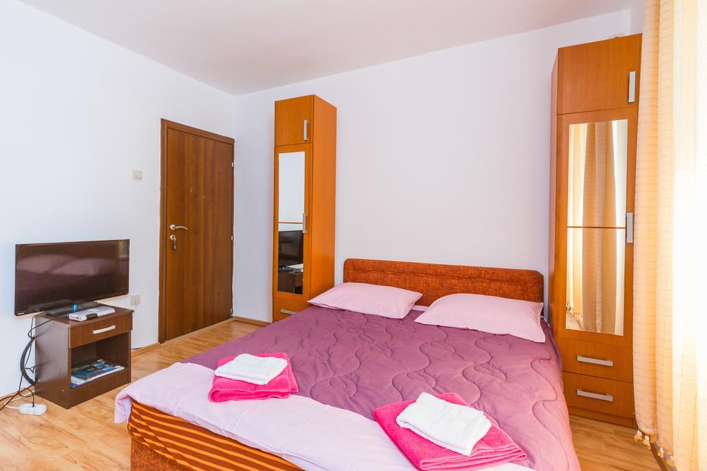 Apartments Manojlovic บุดวา ภายนอก รูปภาพ