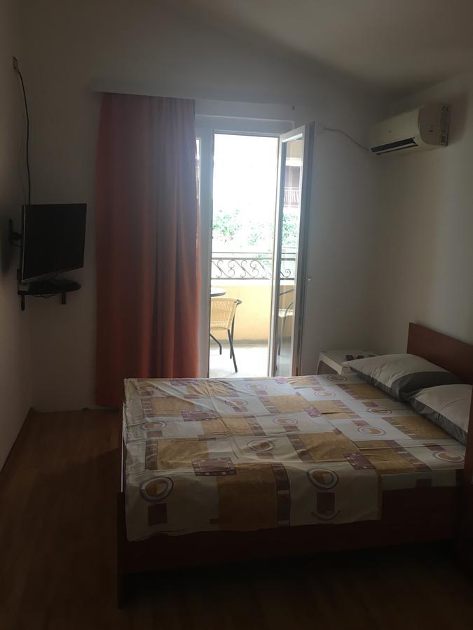 Apartments Manojlovic บุดวา ภายนอก รูปภาพ